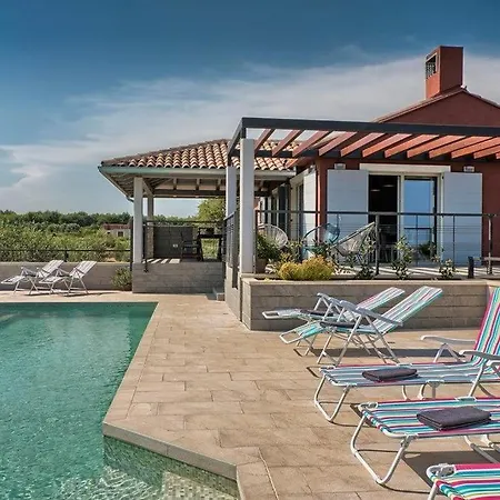 Astonishing Pool In Immersed In An Olive Orchard * Pomer